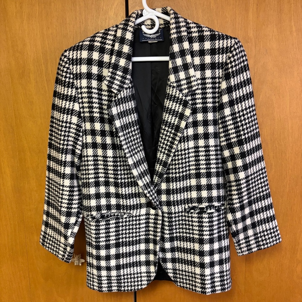 Vintage Best American Clothing Co. Black and White Plaid Coat Size Small